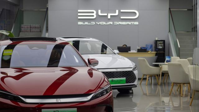 BYD katı hal bataryası teknolojisi ile elektrikli araç geliştirmekte.
