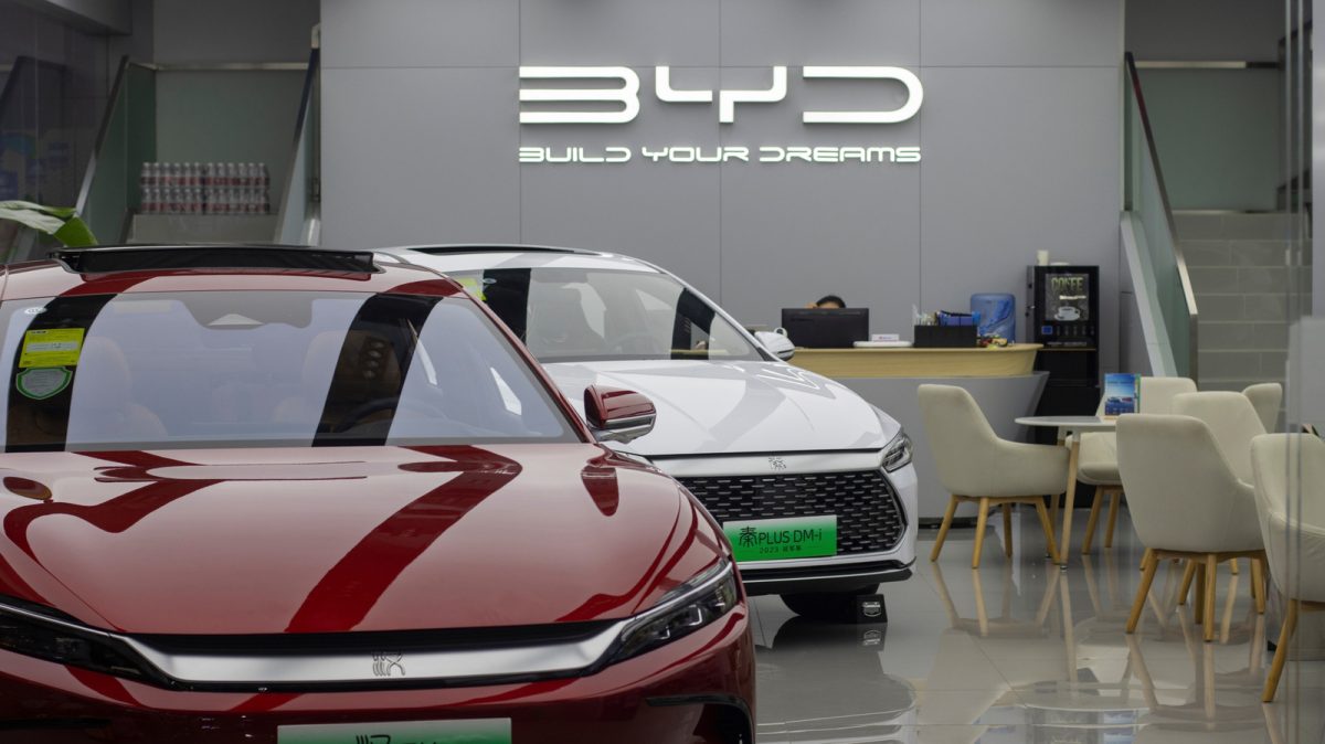 BYD katı hal bataryası teknolojisi ile elektrikli araç geliştirmekte.