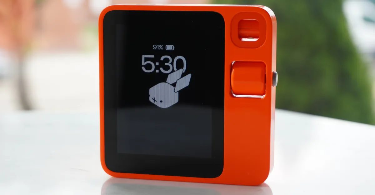 Rabbit AI ajanı OS3, Windows, Mac ve Linux üzerinde çalışabilen bir yazılım çözümü.