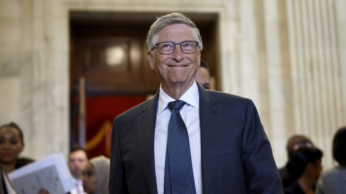 Bill Gates, yapay zeka güvenlik önlemleri hakkında konuşuyor.