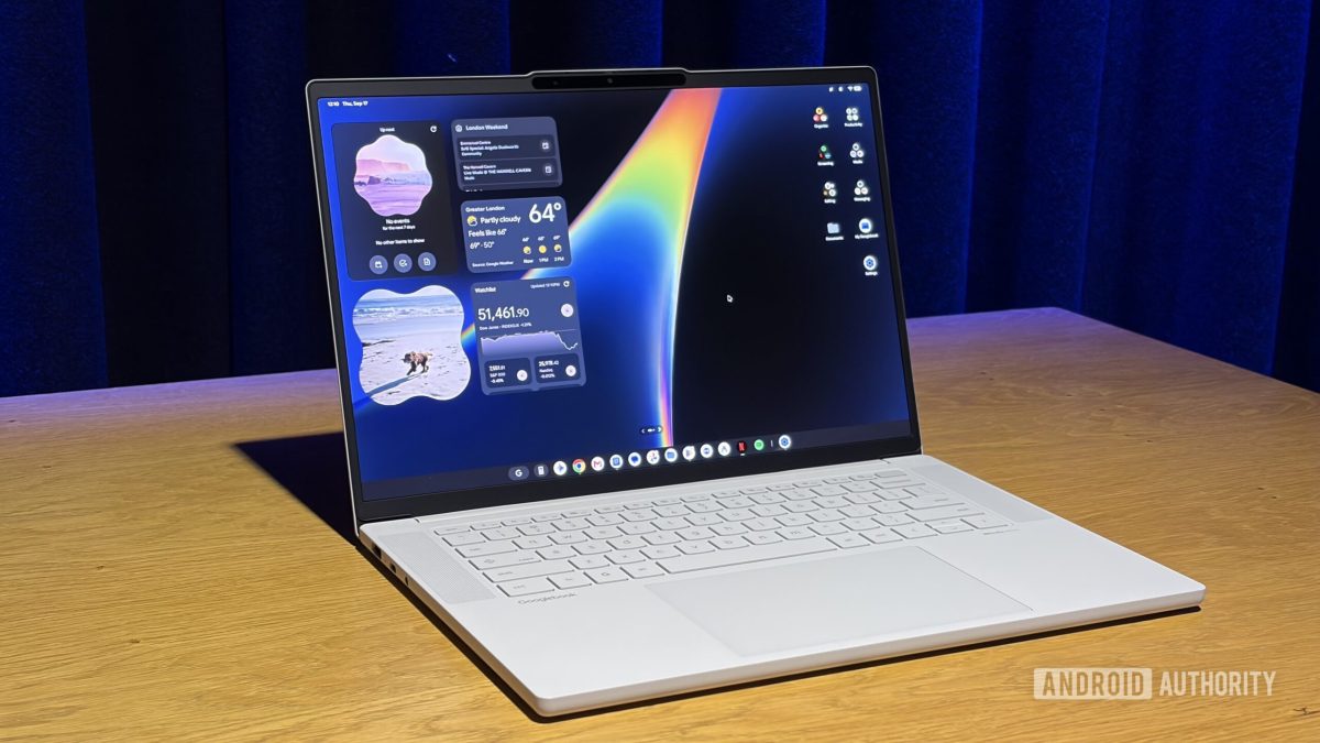 Googlebook dizüstü bilgisayarları, ön siparişle hızla tükendi.