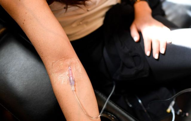 IV damlaları zehirli maddeler içeriyor; 30'dan fazla kişi etkilendi
