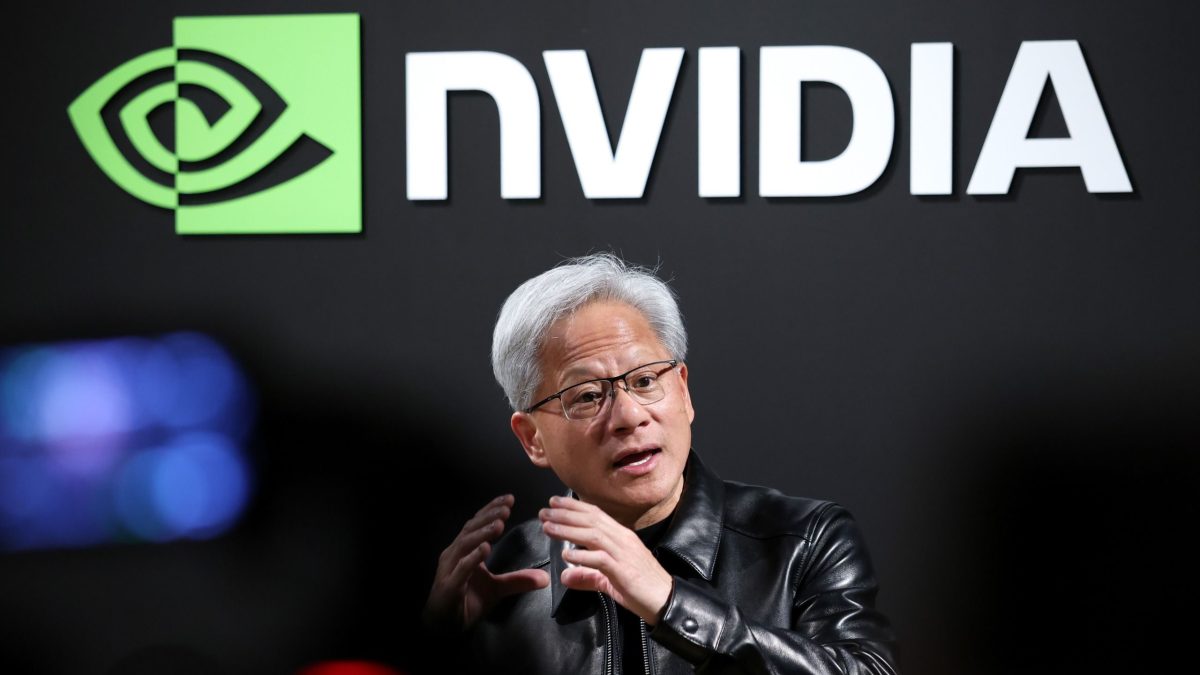 Nvidia CEO'su Jensen Huang, yapay zeka laboratuvarlarının güvenliğini tartışıyor.