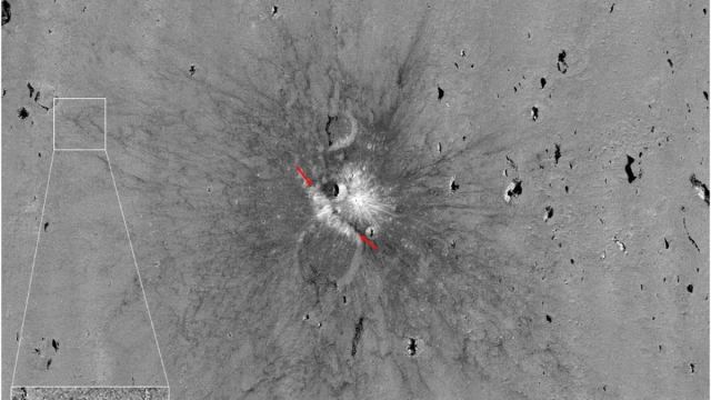 NASA'nın keşfettiği 222 metre genişliğinde Ay krateri McGetchin.