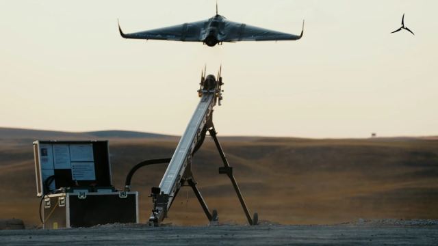 TOYCA-10E İHA, 250 km menzil ve 10 kg harp başlığı kapasitesine sahip.