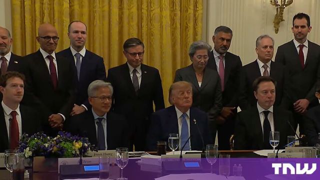 Trump, teknoloji liderleriyle yaptığı toplantıda yapay zeka için öz düzenlemeyi destekledi.