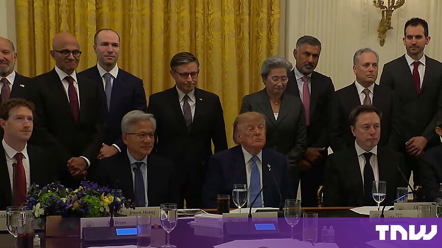 Trump, teknoloji liderleriyle yaptığı toplantıda yapay zeka için öz düzenlemeyi destekledi.