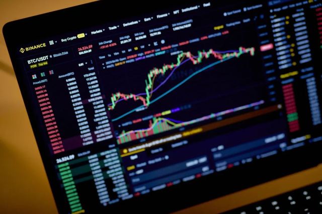 Binance güvenlik ihlali nedeniyle çekimleri durdurdu