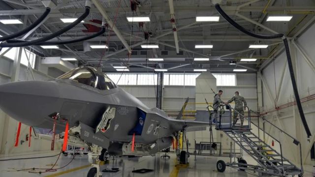 UPS hatası sonucu F-35 parçalarının Çin'e ulaşması