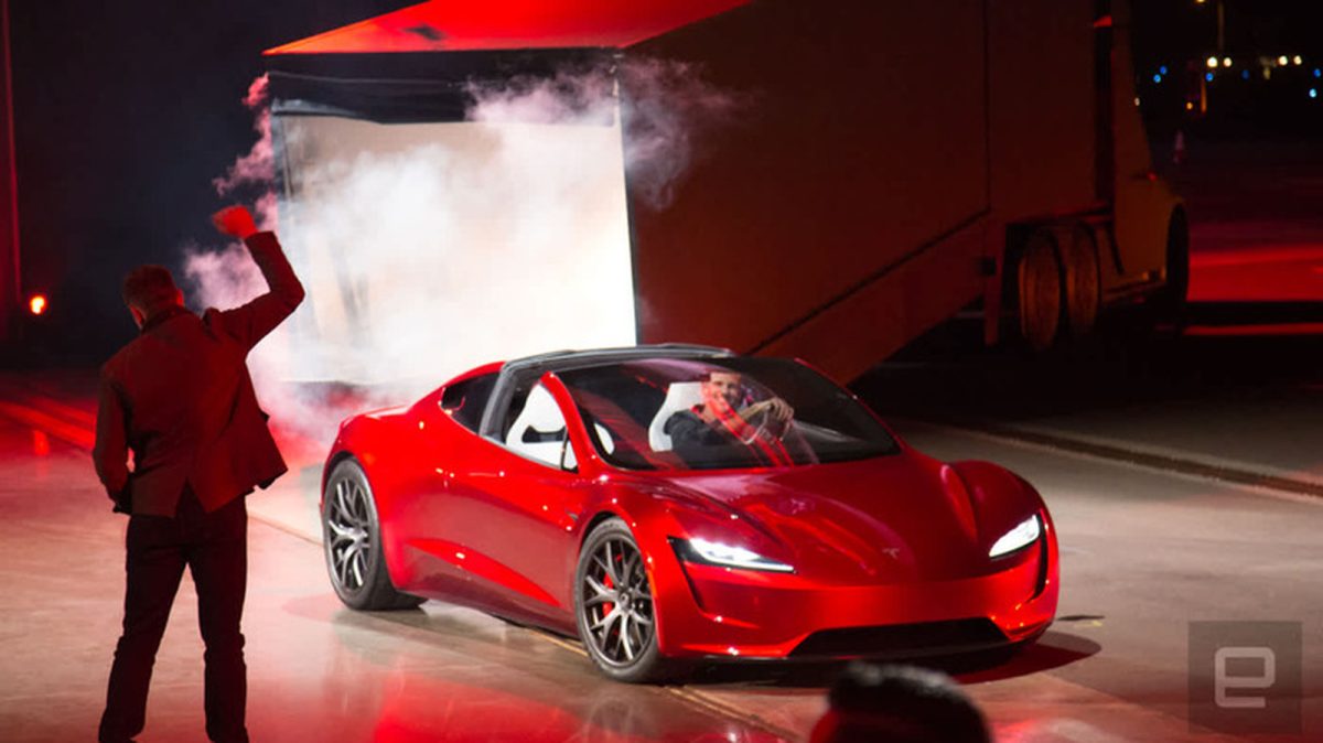 Tesla Roadster tanıtım etkinliği ve yeni özellikleri hakkında bilgi.