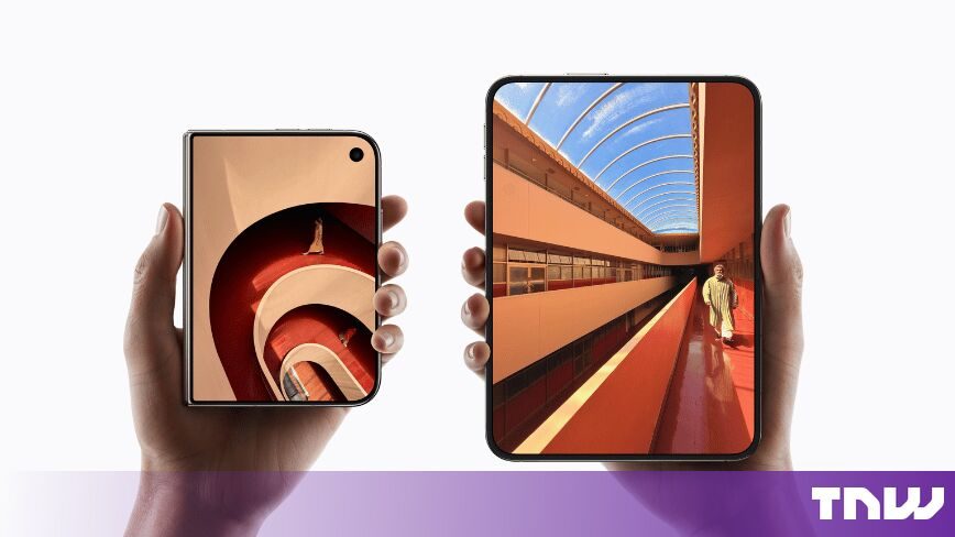 iPhone Duo, Apple'ın ilk katlanabilir telefonu, ön siparişle tükendi.