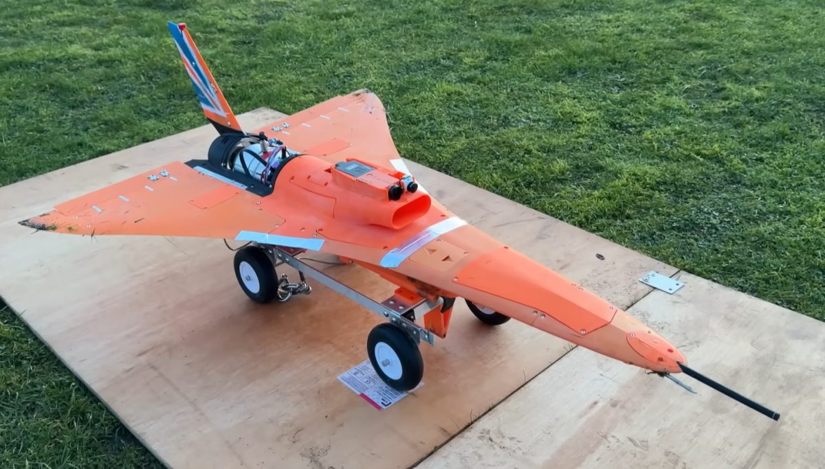 3D baskılı jet motorlu uçak Kingchaser, hız rekoru kırmayı hedefliyor.