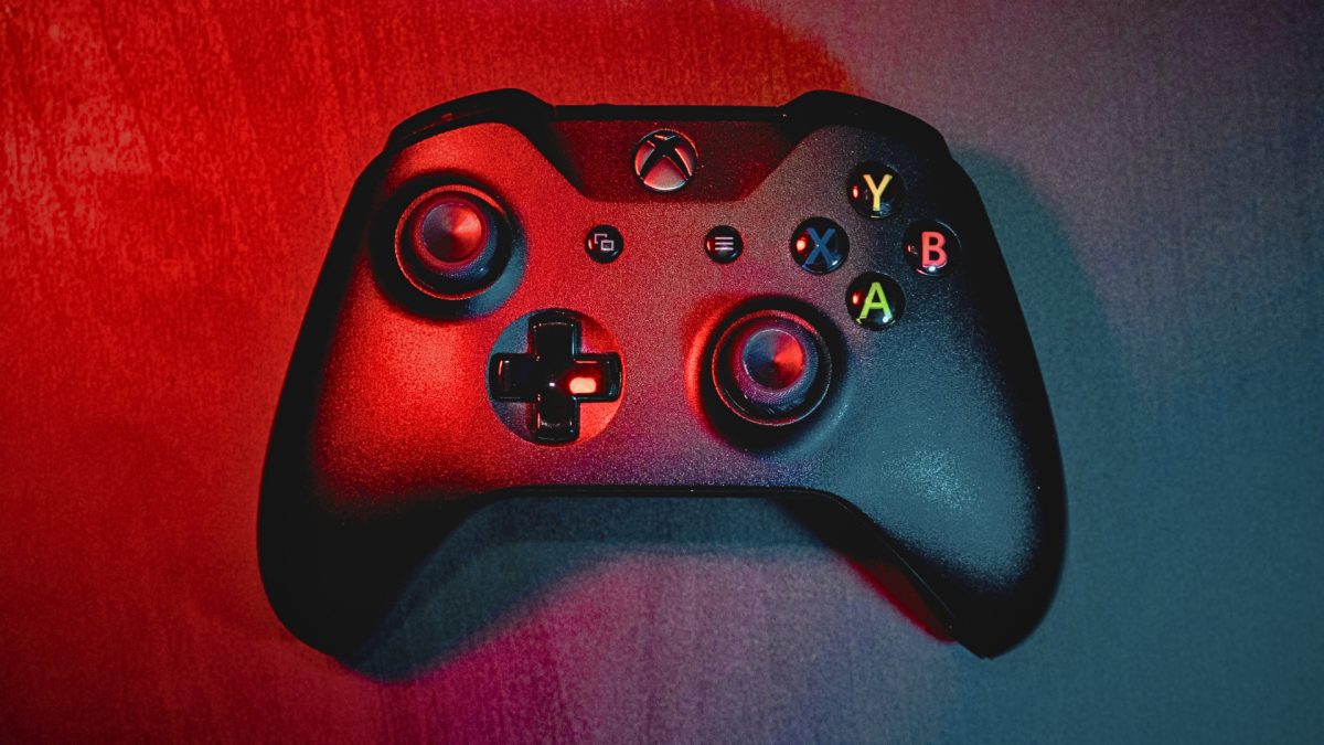 ABD Donanması'nın Xbox kontrolcü ile insansız hava araçlarına karşı lazer sistemi kullanımı.