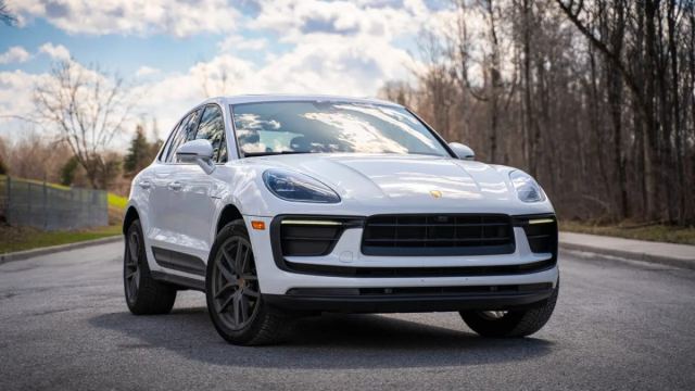 Porsche benzinli Macan modeli, elektrikli dönüşüm stratejisi ile birlikte geri dönüyor.