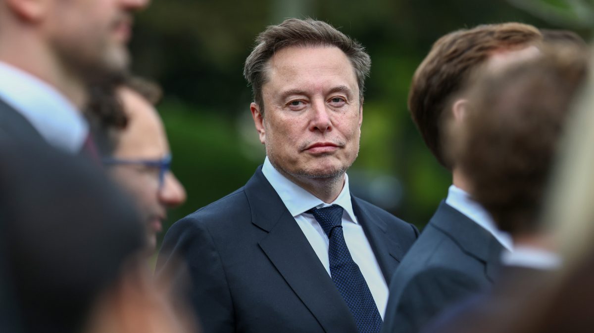 SpaceX ve Tesla birleşmesi hakkında bilgi veren bir grafik