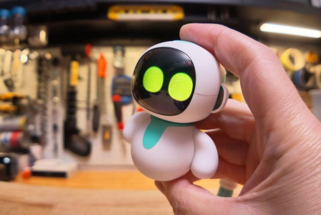 Eiliko robot oyuncakları ve güvenlik açığı araştırması ile ilgili bir görsel.