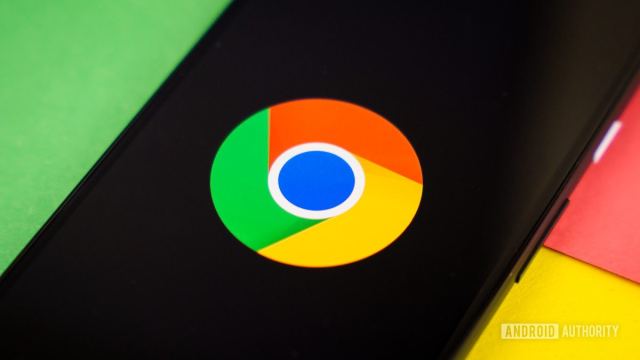 Sahte Google Chrome uygulaması Play Store'da 100.000 indirme aldı.