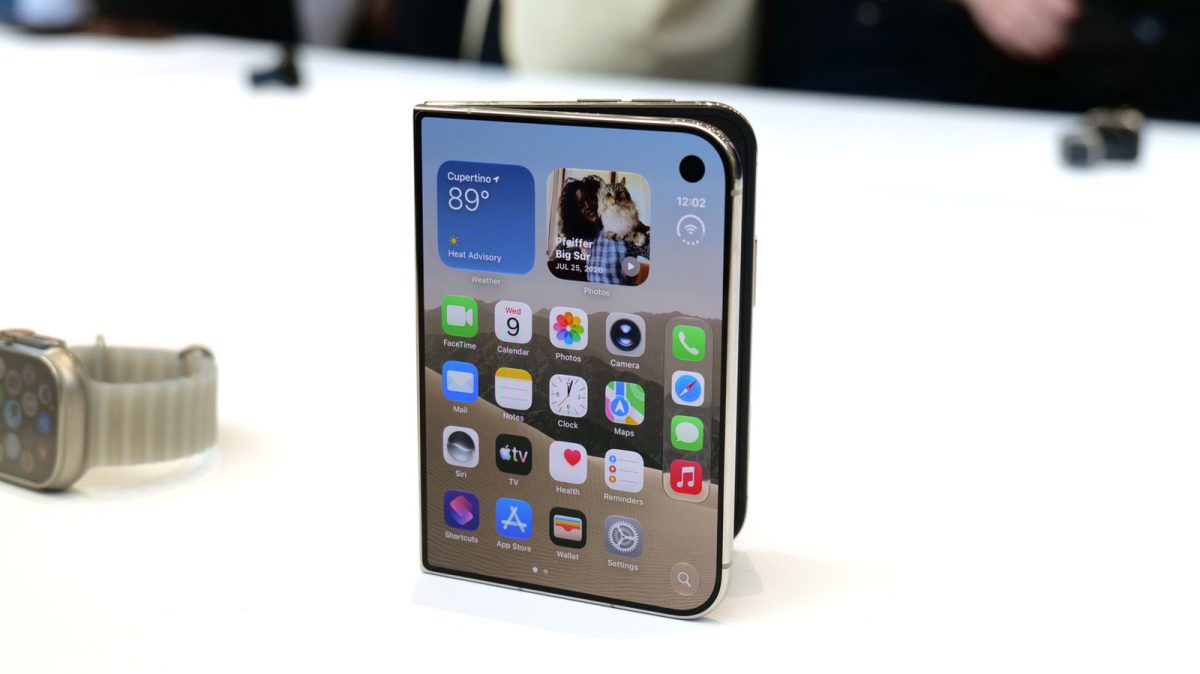 iPhone Duo katlanabilir telefon, 5.4 inç dış ekran ve 7.6 inç iç ekran ile