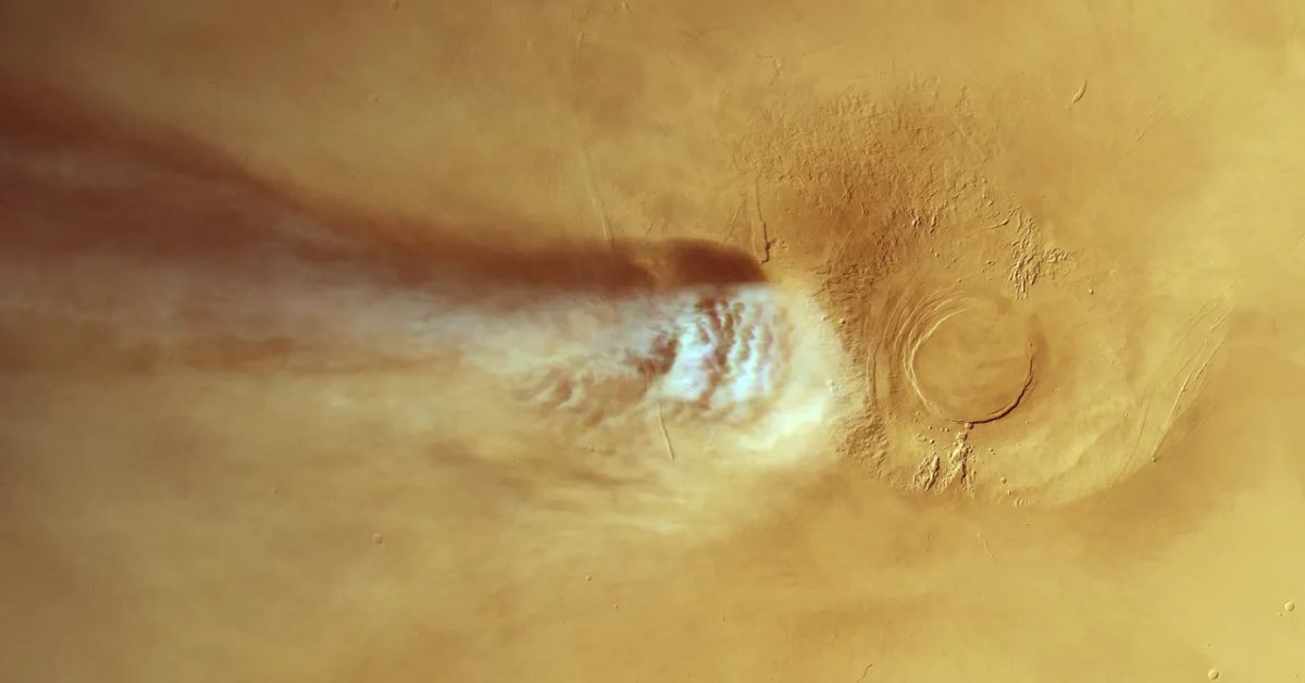 Mars'taki 1,000 mil uzunluğundaki bulutun oluşumu hakkında bilgi veren görsel.