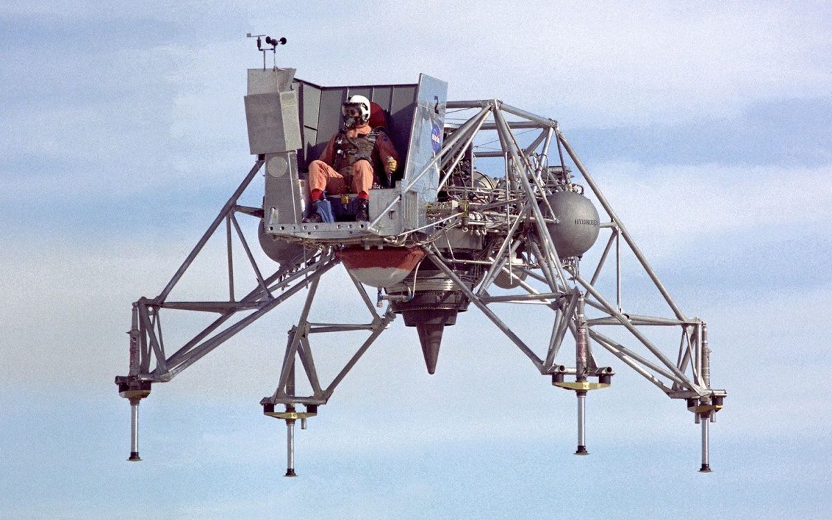 NASA'nın Ay İniş Araçları Araştırma Aracı LLRV'nin test uçuşu