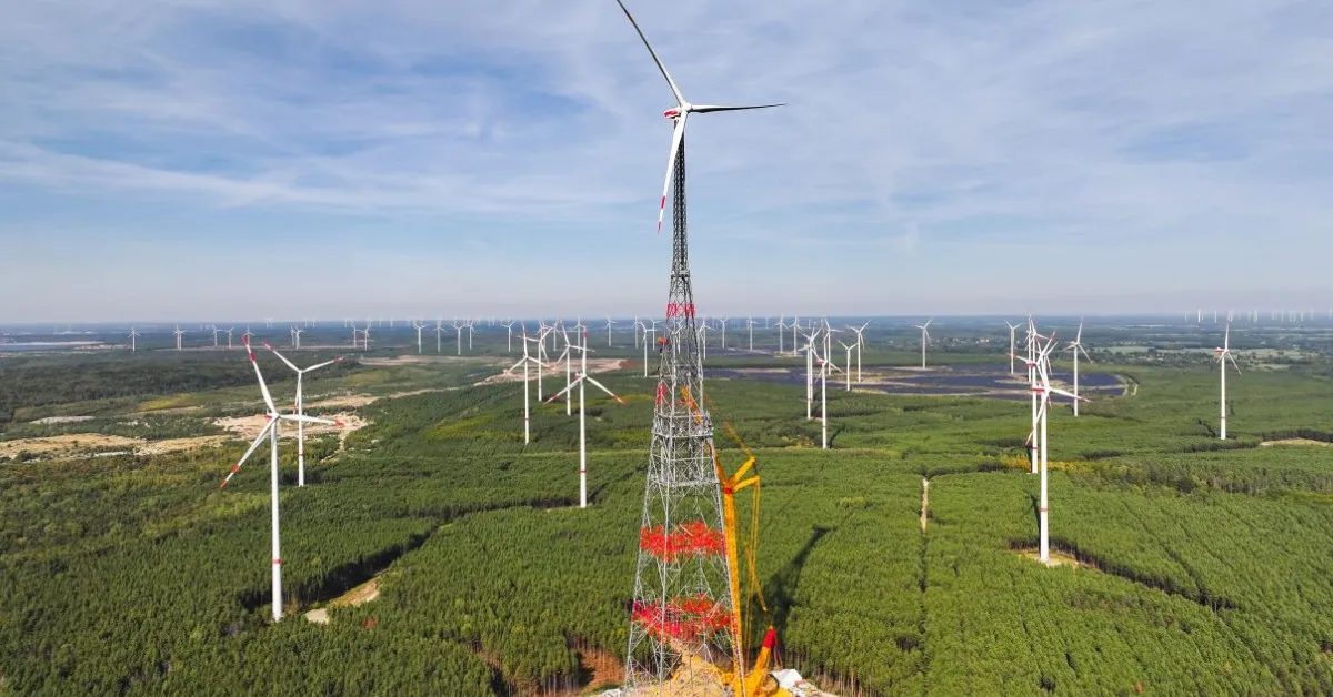 Dünyanın en yüksek rüzgar türbini 365 metre yüksekliğinde, enerji üretiminde yenilikçi bir adım.
