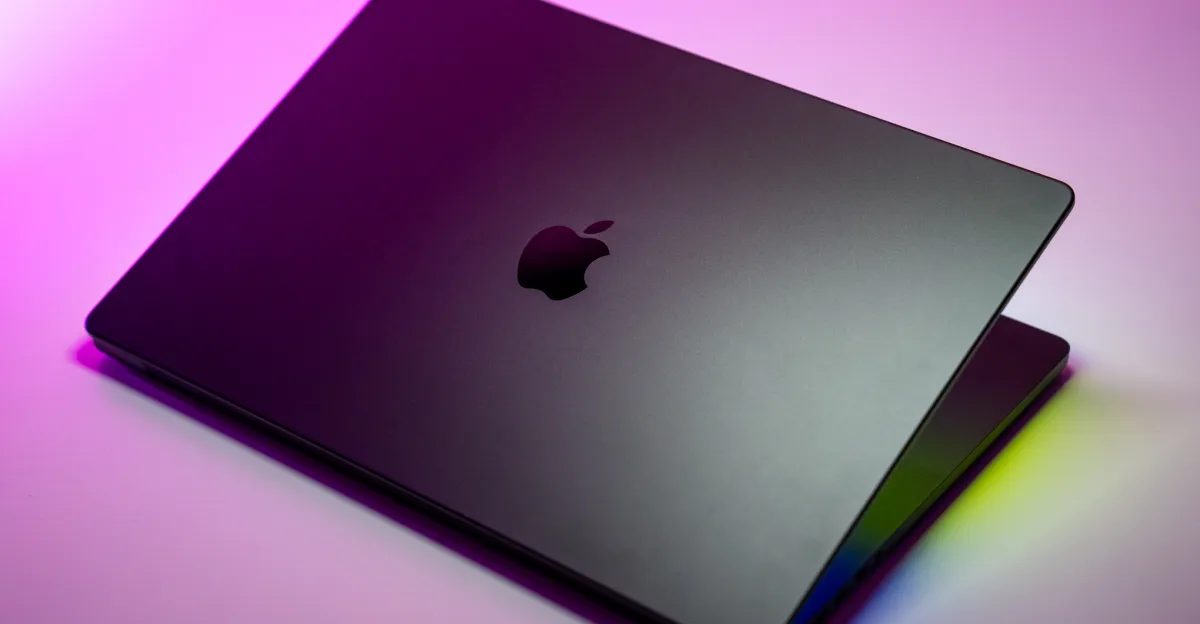 Apple dokunmatik ekranlı MacBook Pro tanıtımı