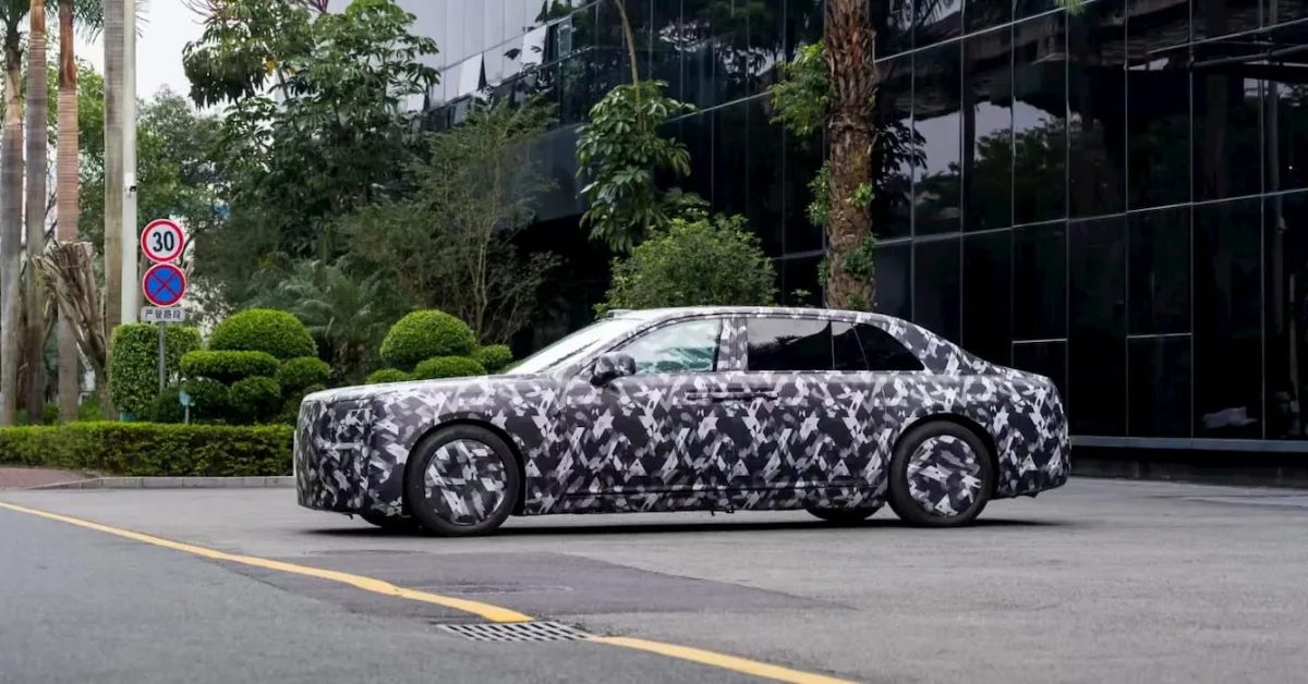 BYD elektrikli sedan, katı hal pilleri ve lüks tasarımıyla dikkat çekiyor