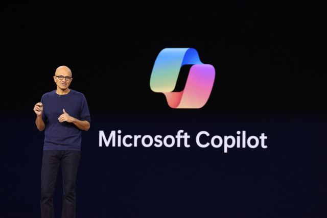 Microsoft CEO'su Satya Nadella, yapay zeka güvenliği üzerine önerilerde bulunuyor.