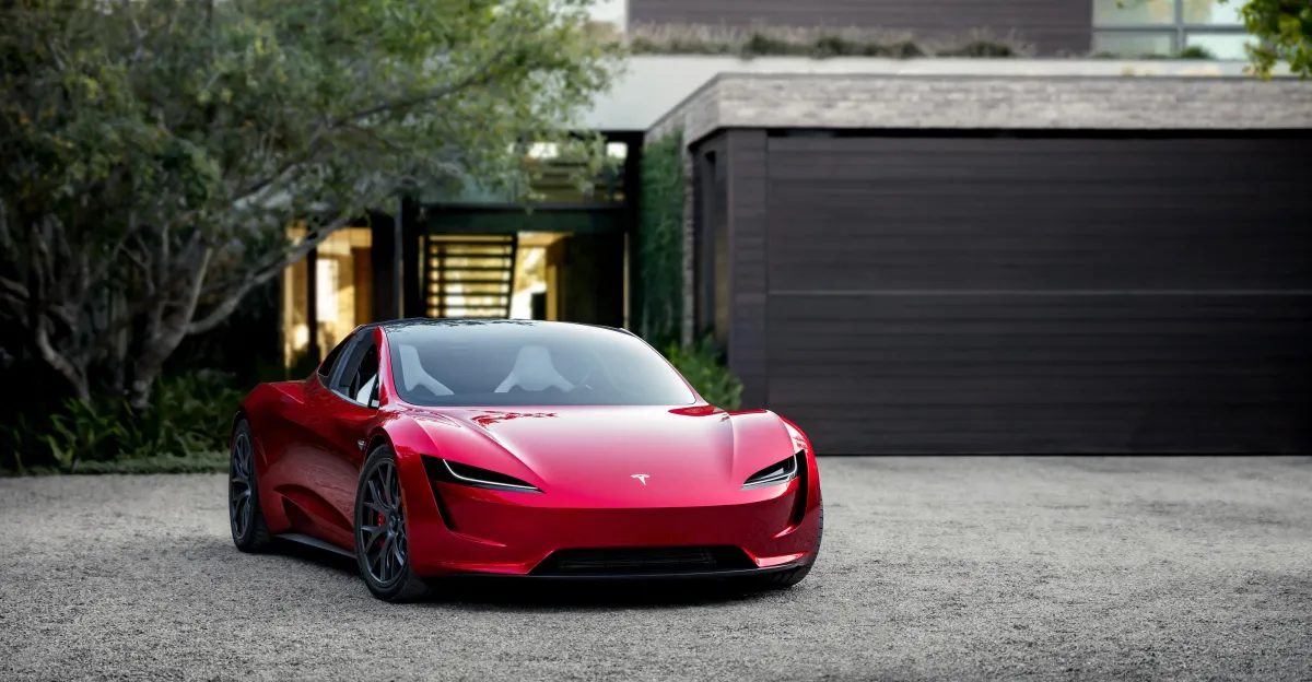 Tesla Roadster, yeni nesil elektrikli süper otomobil olarak tanıtılıyor.